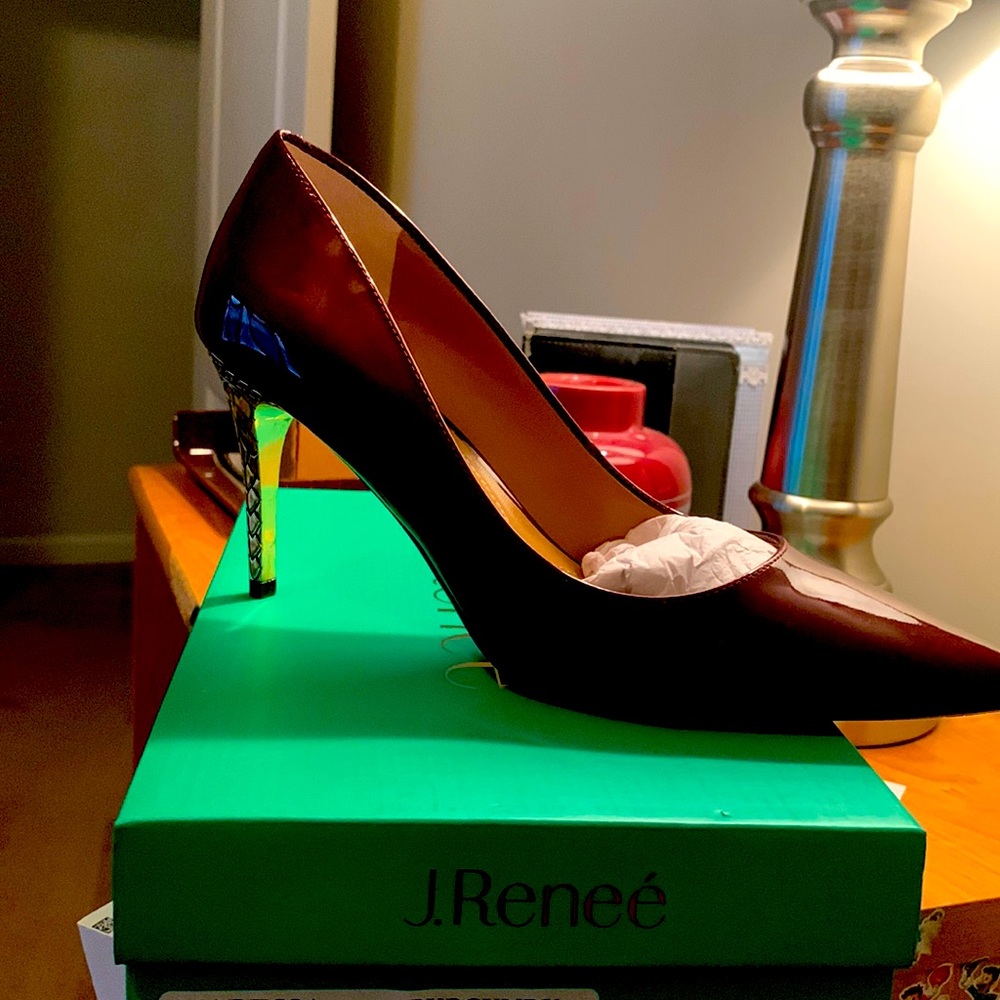 J Renee burgundy, metallic patent shoes with gold heal